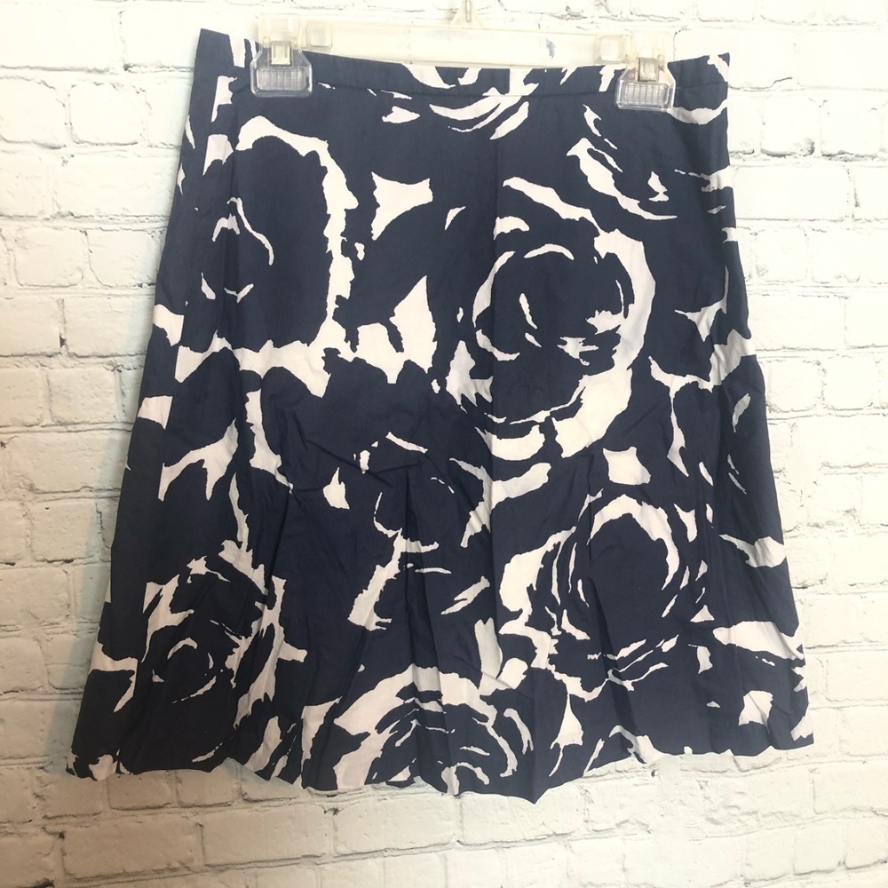 J Crew Blue & White Floral Print A-line  Skirt Size: 6